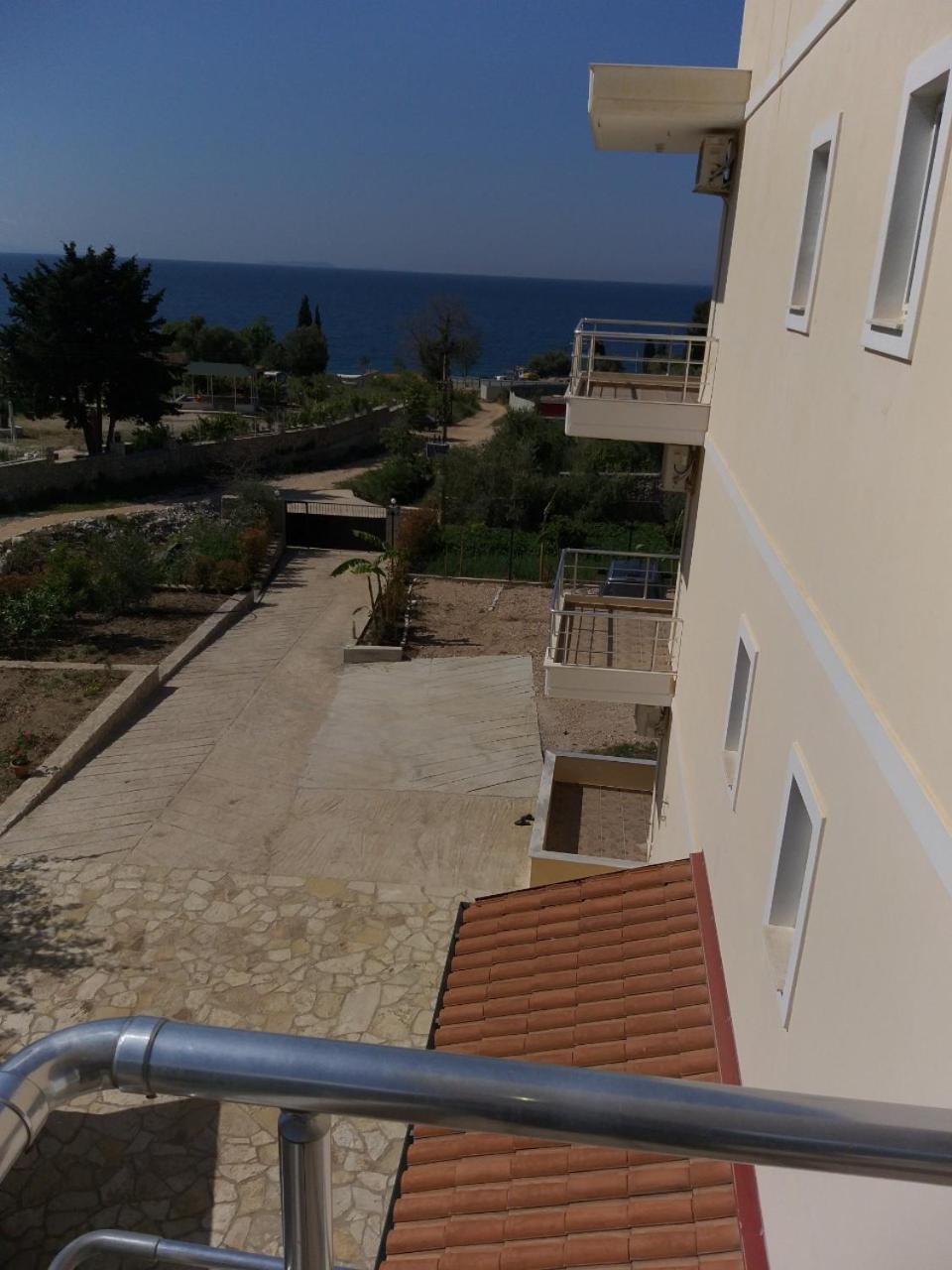 Hotel Afrodite Dhërmi 外观 照片