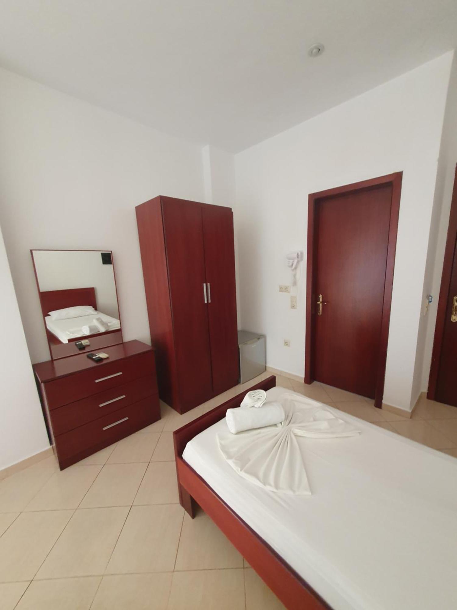 Hotel Afrodite Dhërmi 外观 照片