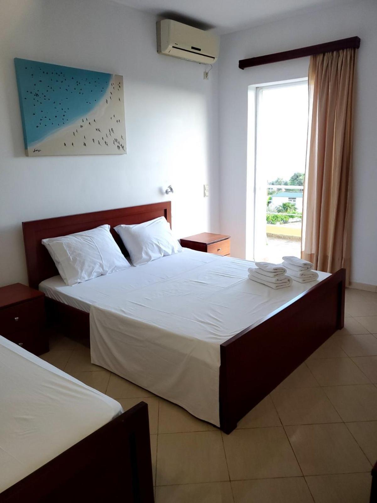 Hotel Afrodite Dhërmi 外观 照片